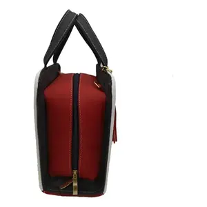 Bolso Tote de Lujo Fana Patricia, Blanco con Estampado Floral en Relieve, Cierre de Solapa en Forma de Cruz, Correa de Cadena, Ideal para Fiestas - Product Image 4