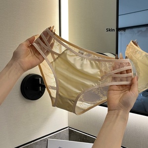 Braguitas de bikini de satén de lujo para mujer al por mayor, de color liso con aberturas laterales, de cintura media, de malla transparente, suaves y elásticas - Product Image 1