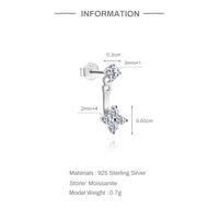 Boucles d'oreilles clous ajustables en argent sterling S925 avec pierre de moissanite, motif fleur à quatre feuilles, pièce unique