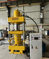 Presse à caoutchouc de type colonne entièrement automatique contrôlée par PLC pour le moulage de silicone et de caoutchouc à haute efficacité CE ISO