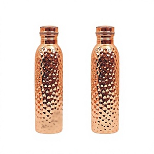 Bouteilles martelées en cuivre solide faites à la main en cuivre pur bon marché de prix personnalisés bouteille d'eau potable en cuivre - Product Image 1