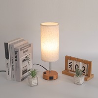 USB C + Port de charge LED Lampe de table avec abat-jour en tissu de lin Corps en fer Prise européenne pour la décoration de chambre/salon