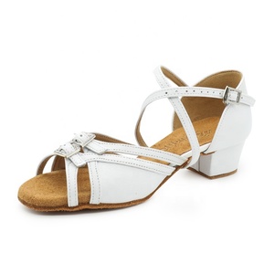 Vente en gros <span class=keywords><strong>de</strong></span> chaussures <span class=keywords><strong>de</strong></span> <span class=keywords><strong>danse</strong></span> BD originales pour enfants avec logo personnalisé <span class=keywords><strong>sandales</strong></span> <span class=keywords><strong>de</strong></span> pratique professionnelles en cuir Salsa Sasan Jazz chaussures <span class=keywords><strong>de</strong></span> <span class=keywords><strong>danse</strong></span> latine pour filles - Product Image 4