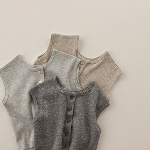 Nouvel ensemble décontracté d'été unisexe pour bébé : haut sans manches, short assorti et bonnet – 3 pièces pour enfants et bébés garçons - Product Image 2