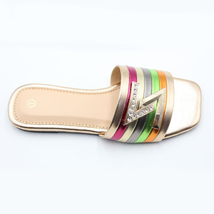 Nuovi Sandali Piatti con Punta Quadrata in Pelle PU Effetto Ghiaccio, Sandali Aperti con Cinturino Incrociato, Sandali da Spiaggia Slip-On per Donne - Product Image 3
