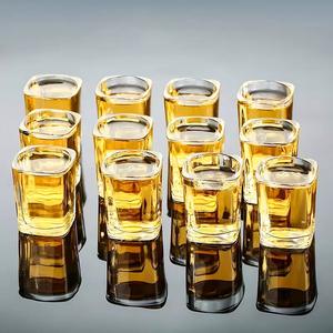 Logo personnalisé Petit verre à liqueur 70ml 2.5oz Verres à liqueur à whisky à bouche carrée - Product Image 2