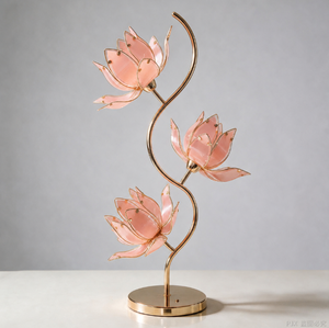 Lámpara de Escritorio Artística con 3 Cabezas de Flor de Loto, Pantalla de Vidrio Floral Rosa, Lámpara de Mesa Retro Dorada, Luz Romántica para Mesa de Noche, Regalo para Dormitorio - Product Image 4