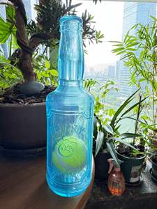 צעצועי כלבים בצורת בקבוק עם כדור טניס חורק, צעצועים אינטראקטיביים צפים, בקבוק כיפי לכלבים, בידור עצמי, צעצועי נשיכה - Product Image 2