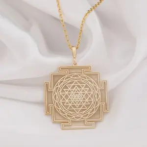 Hochglanz polierter Edelstahl-Charm-Hindu-Schmuck, modische Mandala-Halskette für Frauen Unisex, freudiger Schmuck