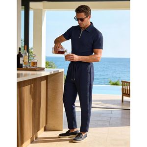 Ensemble de survêtement pour homme 2 pièces, sweat-shirt à manches courtes décontracté, pantalon de jogging ample, design respirant - Product Image 4