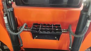 अत्यधिक पैंतरेबाज़ी योग्य 2700 किलोग्राम क्रावलर स्किड स्टीड लोडर और चीन से 0.4m एंक बकेट - Product Image 4