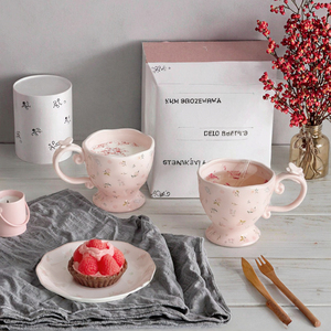 Tasse à café en céramique créative mignonne de fleur rose d'Ins avec le papillon 3D et la grande tasse d'eau de coeur pour des cadeaux d'affaires ou des tasses de lait - Product Image 3