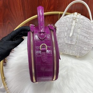 Sac à bandoulière rond en cuir de crocodile 100 % véritable violet – Sac à main de luxe à poignée unique avec fermeture éclair |   Sac fourre-tout OEM - Product Image 1