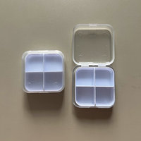 Boîte de rangement pour pilules de voyage miniature carrée en plastique classique avec logo personnalisé, vente en gros, pour une utilisation promotionnelle