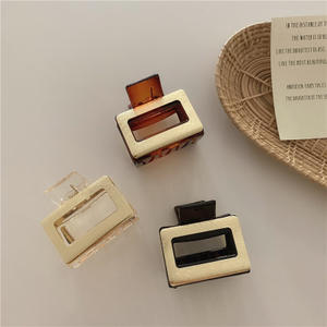 Vintage-empuñaduras de viento de metal de color sólido en la parte posterior de la cabeza con un fresco y versátil accesorio para el cabello geométrico dorado transparente - Product Image 3