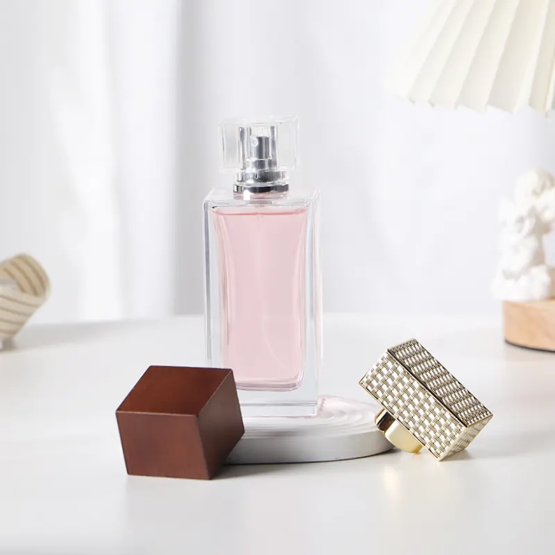 Botella de perfume de vidrio pulido a mano de lujo de alto grado engarzado vacío de 50ml