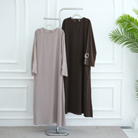 2025 Abaya de luxe Dubai vêtements islamiques modestes pour femmes avec motifs de nœud papillon robes et accessoires musulmans traditionnels