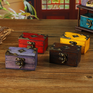 กล่องเก็บของไม้สไตล์เรโทร กล่องใส่เครื่องประดับหลากสี กล่องจัดระเบียบบนโต๊ะ ของตกแต่งบ้าน อุปกรณ์ประกอบฉากห้องหลบหนี - Product Image 3