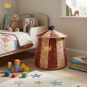 Cesta de mimbre natural con lindas rayas de jacinto de agua, hecha en Vietnam, que incentra a los niños a mantener sus habitaciones limpias. - Product Image 3