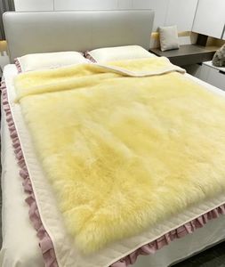 Manta <span class=keywords><strong>de</strong></span> Lana Real <span class=keywords><strong>de</strong></span> Pelo Largo Amarillo Claro Personalizada por el Fabricante, con Ribete <span class=keywords><strong>de</strong></span> <span class=keywords><strong>Volantes</strong></span> <span class=keywords><strong>de</strong></span> Lujo, para Cama Doble, Textil para el Hogar <span class=keywords><strong>de</strong></span> Invierno - Product Image 3