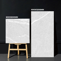 Carreaux de sol en céramique brillants antidérapants aspect marbre pour usage intérieur