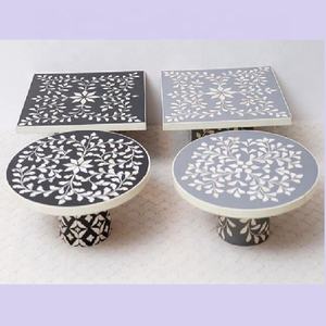 ที่วางขนมแบบเรซินแบบชั้นเดียวถาดใส่เค้กหลากสีสไตล์อินสแตนด์ประดับมุกเครื่องมือในครัวแบบยั่งยืน - Product Image 4