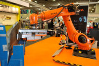 Robot industriel KUKA à 6 axes KR 120 R3100-2, robot de manutention appliqué dans l'industrie automobile et l'industrie de la fonderie