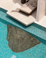 Carreau mosaïque en céramique ondulée d'eau de piscine à la maison surface convexe villa piscine à poissons carrelage mural en brique antidérapant