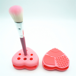 Práctico Limpiador de <span class=keywords><strong>Brochas</strong></span> de Maquillaje de Silicona en Forma de Corazón con Orificio de Secado, Alfombrilla Ecológica Flexible y Duradera para una Fácil Limpieza - Product Image 3