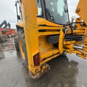 รถตักล้อยาง JCB 3CX สีเหลือง เครื่องยนต์ดีเซล พร้อมชิ้นส่วนไฮดรอลิกของ Kama รับประกัน 1 ปี - แรงบิดสูง - Product Image 5
