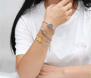 Jietao - Brazalete de Acero Inoxidable con Baño de Oro PVD, Resistente al Deslustre, con Correa de Reloj Plateada de Moda para <span class=keywords><strong>Mujer</strong></span>, con Dije de Corazón Grande - Product Image 5