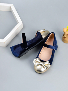 Zapatos Planos Personalizados para Niños, Zapatos de Vestir de Terciopelo Azul con Punta Dorada - Product Image 3