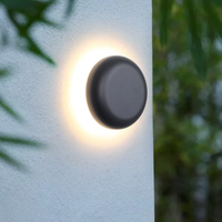 Lampu Dinding Luar Ruangan Modern IP65 Tahan Air Aluminium Bulat Semi Transparan PC LED Dapat Diredupkan untuk Taman Villa