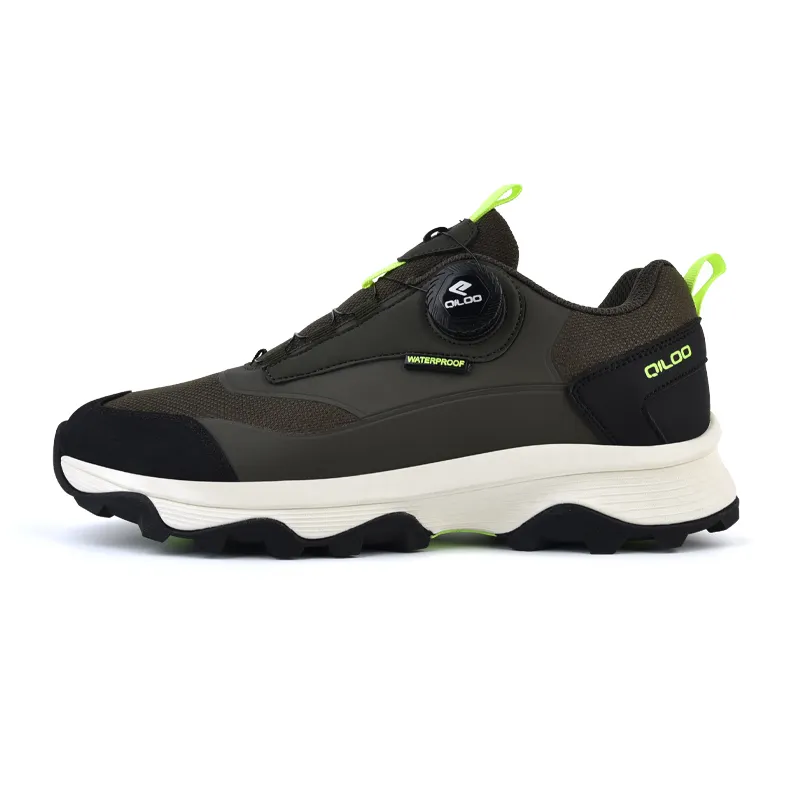 QILOO 2023 sıcak satış aşınmaya dayanıklı kaymaz kahverengi açık yürüyüş ayakkabıları otomatik düğme-ücretsiz ayakabı ile erkekler için