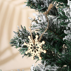 Colgante de copo de nieve de madera, adorno navideño artesanal, decoración hecha a mano 16x16 20x20 con cuerda para decoración navideña - Product Image 3