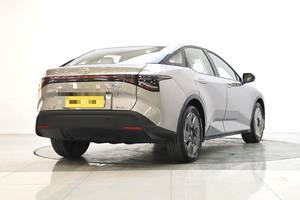 Toyota BZ3 2024 517 km Elite <span class=keywords><strong>PRO</strong></span> |   Berline électrique à traction avant automatique |   49,9 kWh 0,45 h Charge rapide Vente flash - Product Image 4