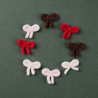 Petites broderies sans colle, idéales pour les pinces à cheveux DIY, les accessoires capillaires et les accessoires vestimentaires.