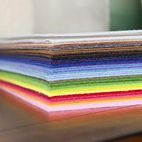 Tissu en feutre de polyester écologique à la vente chaude dans diverses couleurs