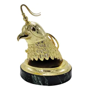 Metal Trophy Factory Kunden spezifische Metal Champions UAE Eagle Trophy Award Dubai Trophy Medaillen mit echtem Marmor basis Gold Sports Tin