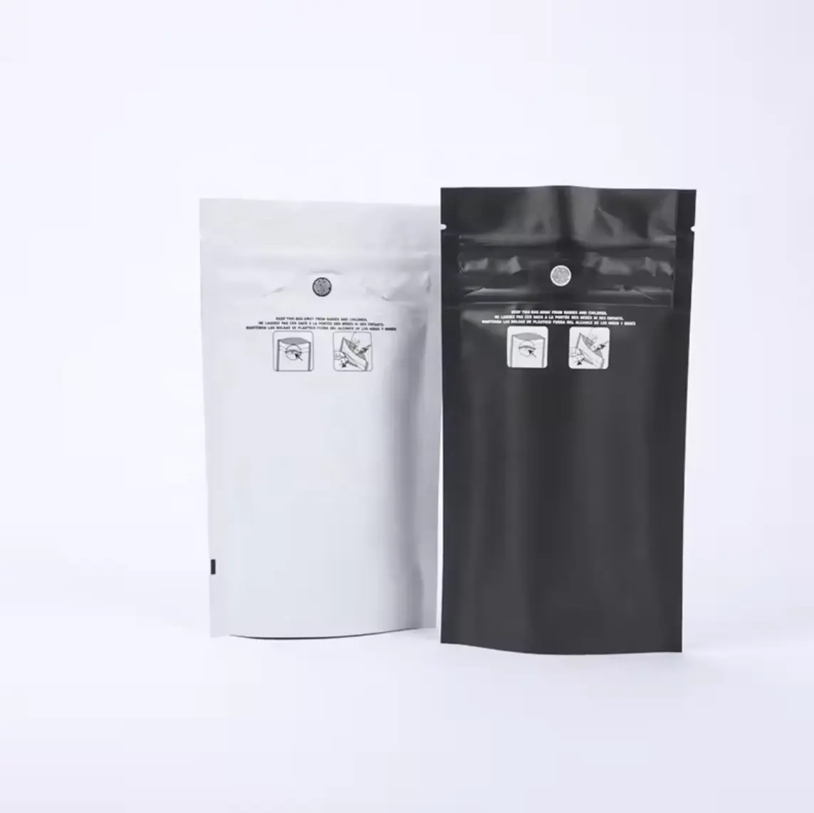 PAQUETE MOQ bajo para comenzar 250g 1kg Bolsas de café de fondo plano con válvula y cremallera Embalaje de granos de café