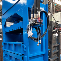 Presse à Balles Carrées Verticale Hydraulique Compacte pour Bouteilles en Plastique, Déchets de Papier, Cartons et Boîtes en Aluminium