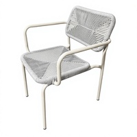 Chaise de bistrot en aluminium moderne empilable et portable pour l'extérieur, idéale pour la cour, avec dossier en corde