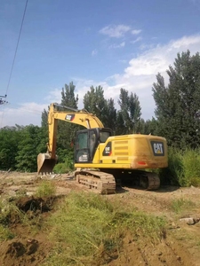 Excavatrice Caterpillar 320GC d'occasion, provenance Japon, certifiée CE, avec accessoires tarière et brise-roche - Product Image 4