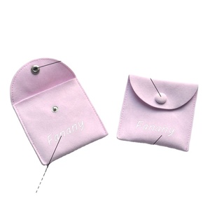 Bolsa de Joyería de Gamuza Color Lavanda Violeta con Logotipo Personalizado, Bolsa para Anillos con Botón de Presión de Tela - Product Image 3