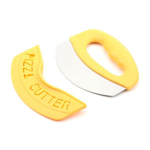 Cortador de Pizza de Acero Inoxidable 15.5x13x2.3cm con Funda Protectora, Diseño Curvo, Amarillo Limón - Product Image 4