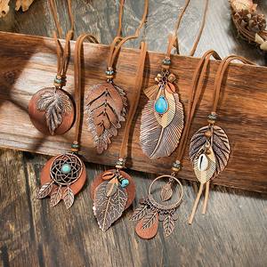 Женское Длинное колье с подвеской в виде осенних листьев - Product Image 1