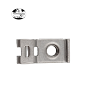 Support de montage en métal robuste avec insert fileté pour applications automobiles