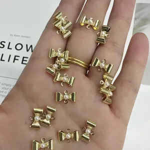 Mini perla arco colgante Retención de Color impermeable cobre conector accesorios latón 24K chapado en oro joyería