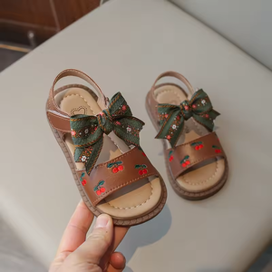 Sandalias de moda con punta abierta para bebés, con bordado de cerezas, suela suave antideslizante, zapatos deportivos para niños, estilo para caminar al aire libre. - Product Image 2
