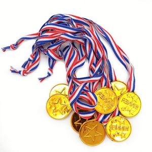 Medallas de Premio Personalizables para Niños en Plástico Dorado con Cinta para el Cuello para Fiestas, Deportes y Juegos - Product Image 3
